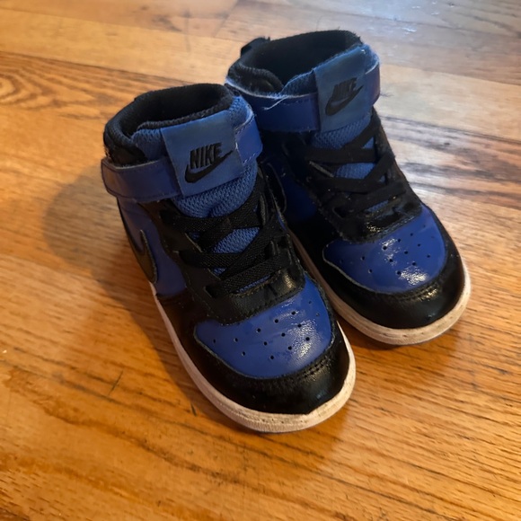 Nike Toddlers Black and Blue High-Top Sneakers - Dual Side Velcro - Size 8C - Picture 1 of 5